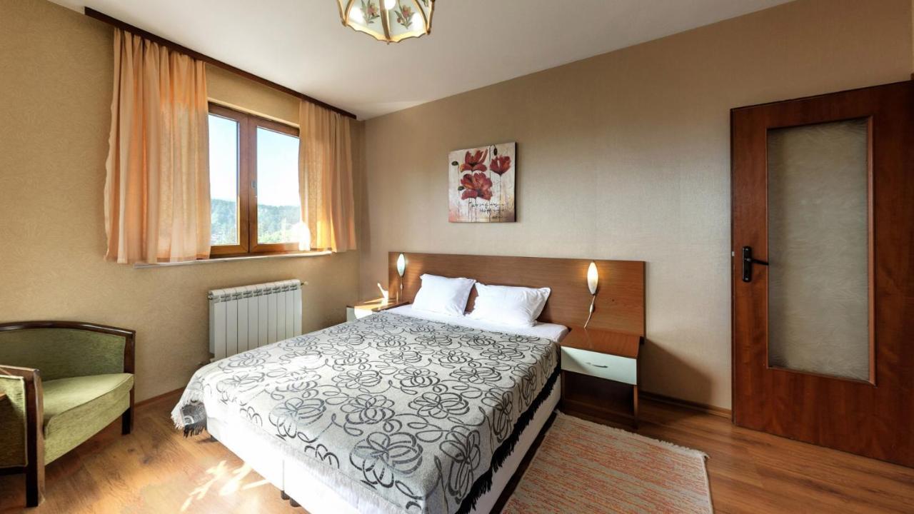 Family Hotel Emaly 1 Bankja Zewnętrze zdjęcie