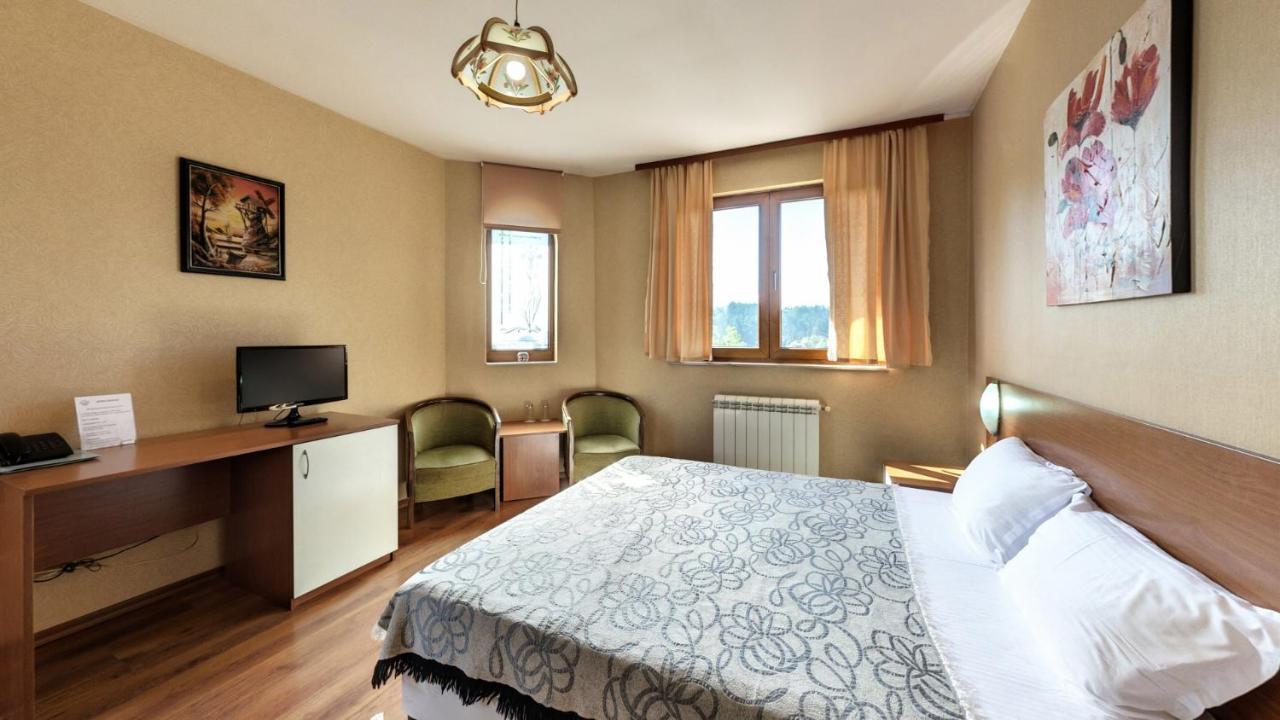Family Hotel Emaly 1 Bankja Zewnętrze zdjęcie