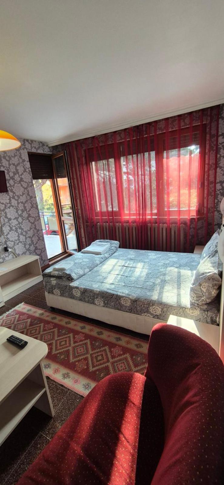 Family Hotel Emaly 1 Bankja Zewnętrze zdjęcie